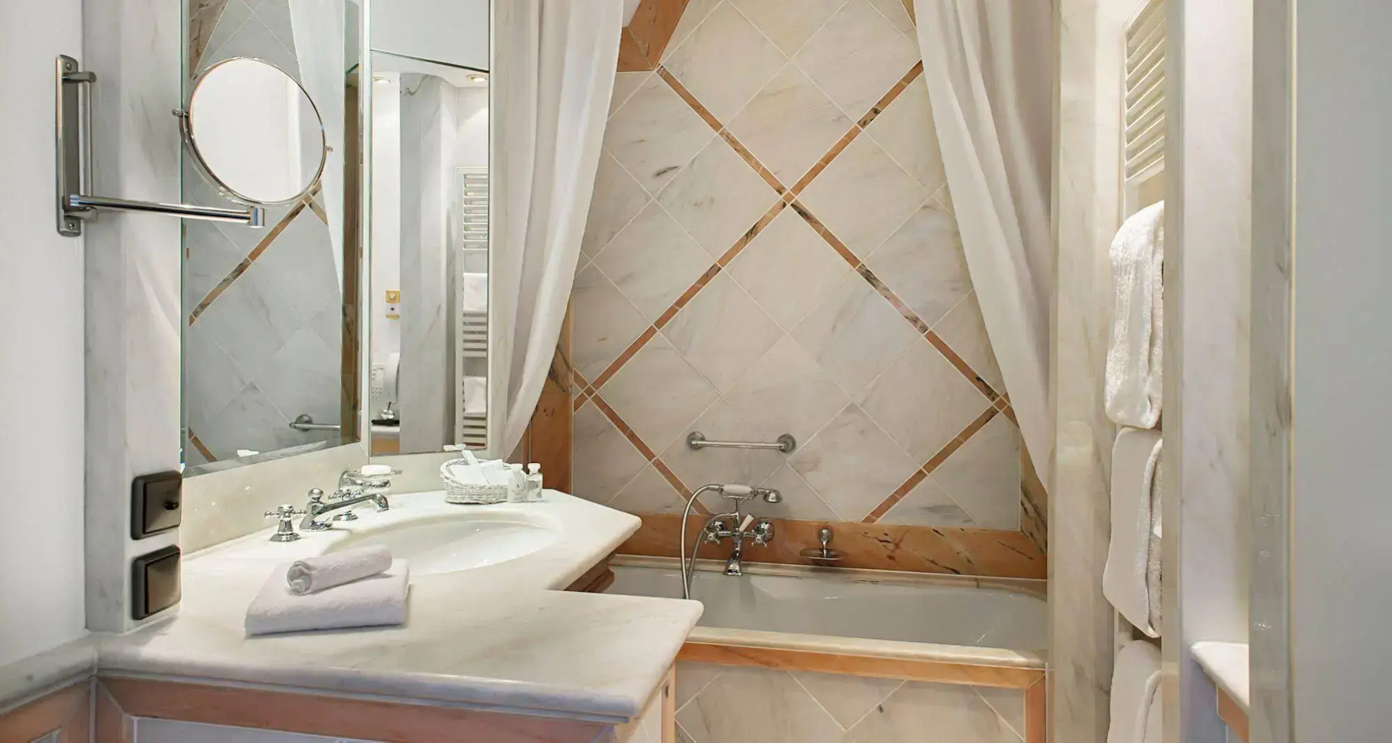 Victor's Residenz - Hotel Schloss Berg