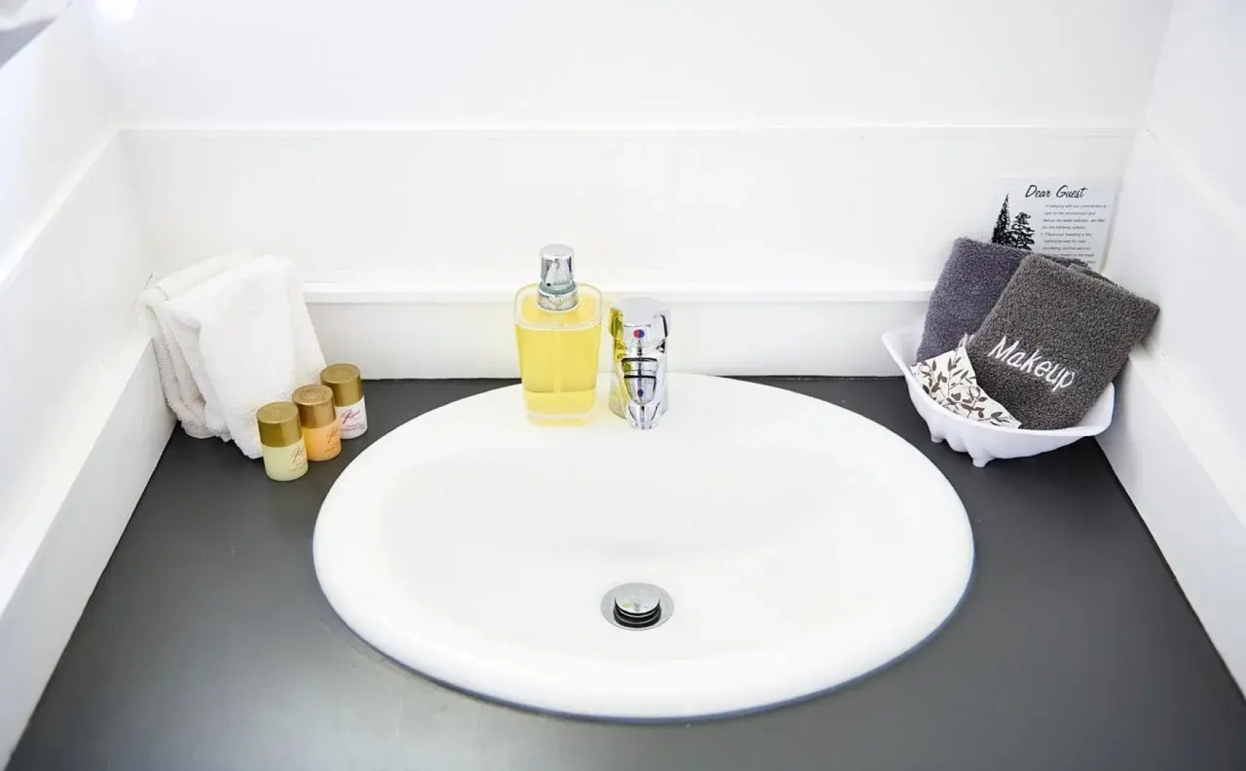 Cobblestone Court Motel – Wenzel Motels