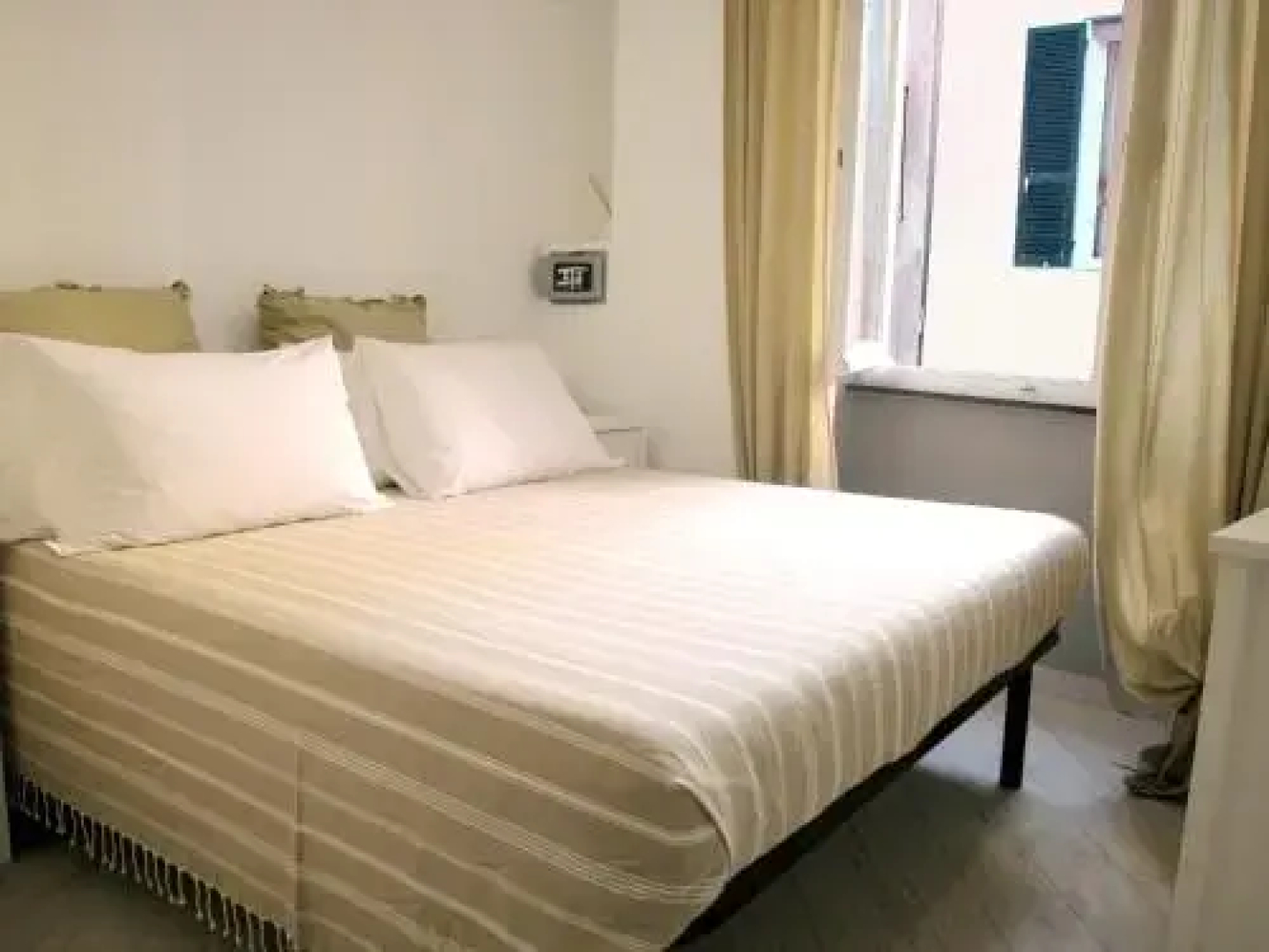 MB Sisters Glam Rooms