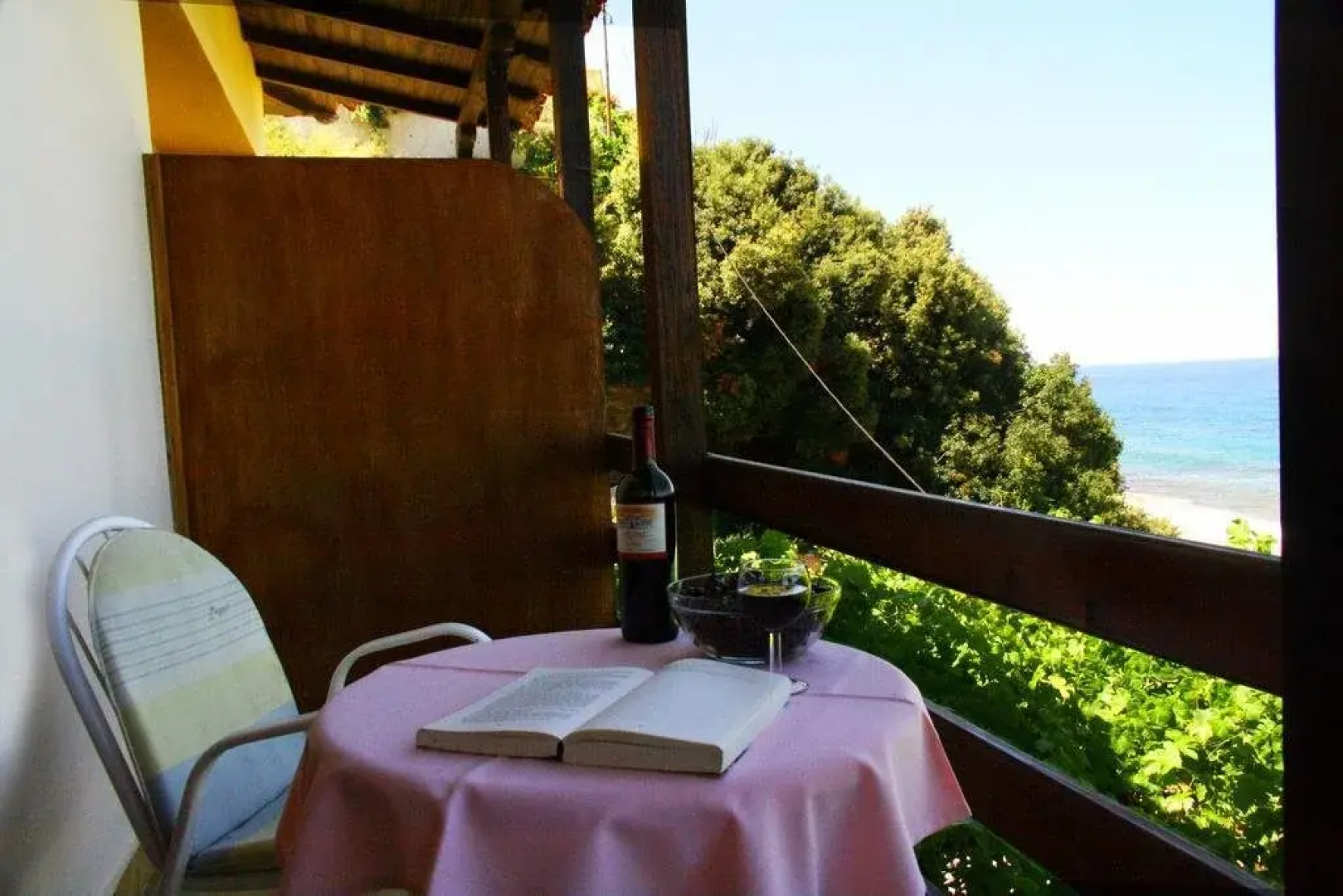 Papa Nero Studios And Apartments