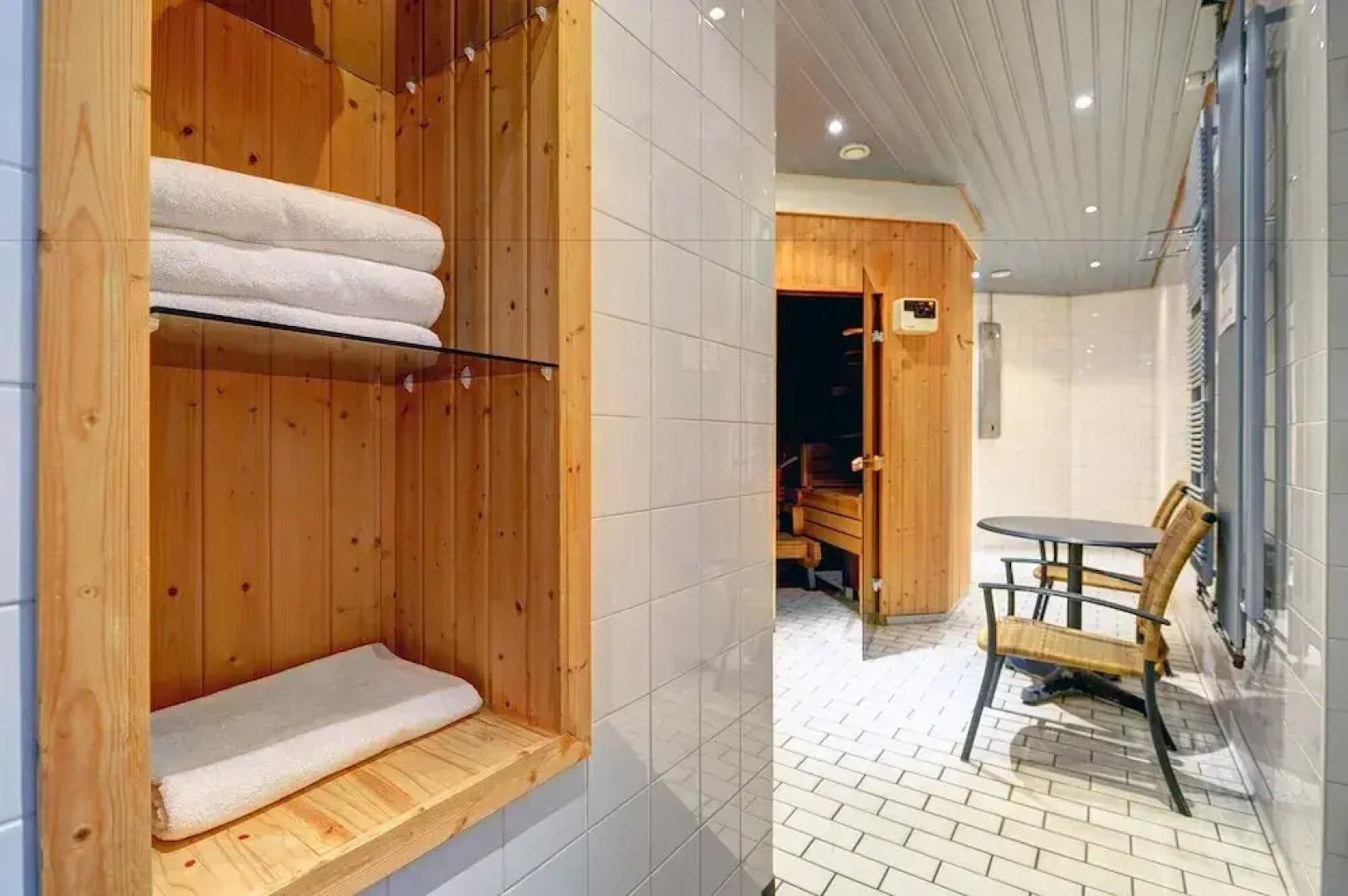 Golden Tulip Victoria