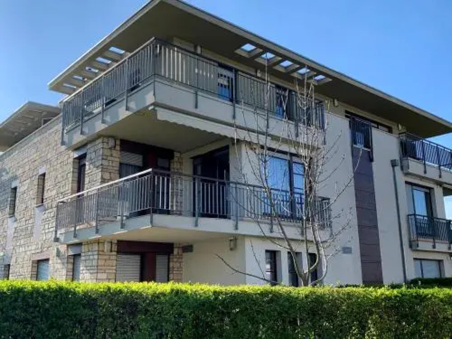 Lakeside Luxury Apartment