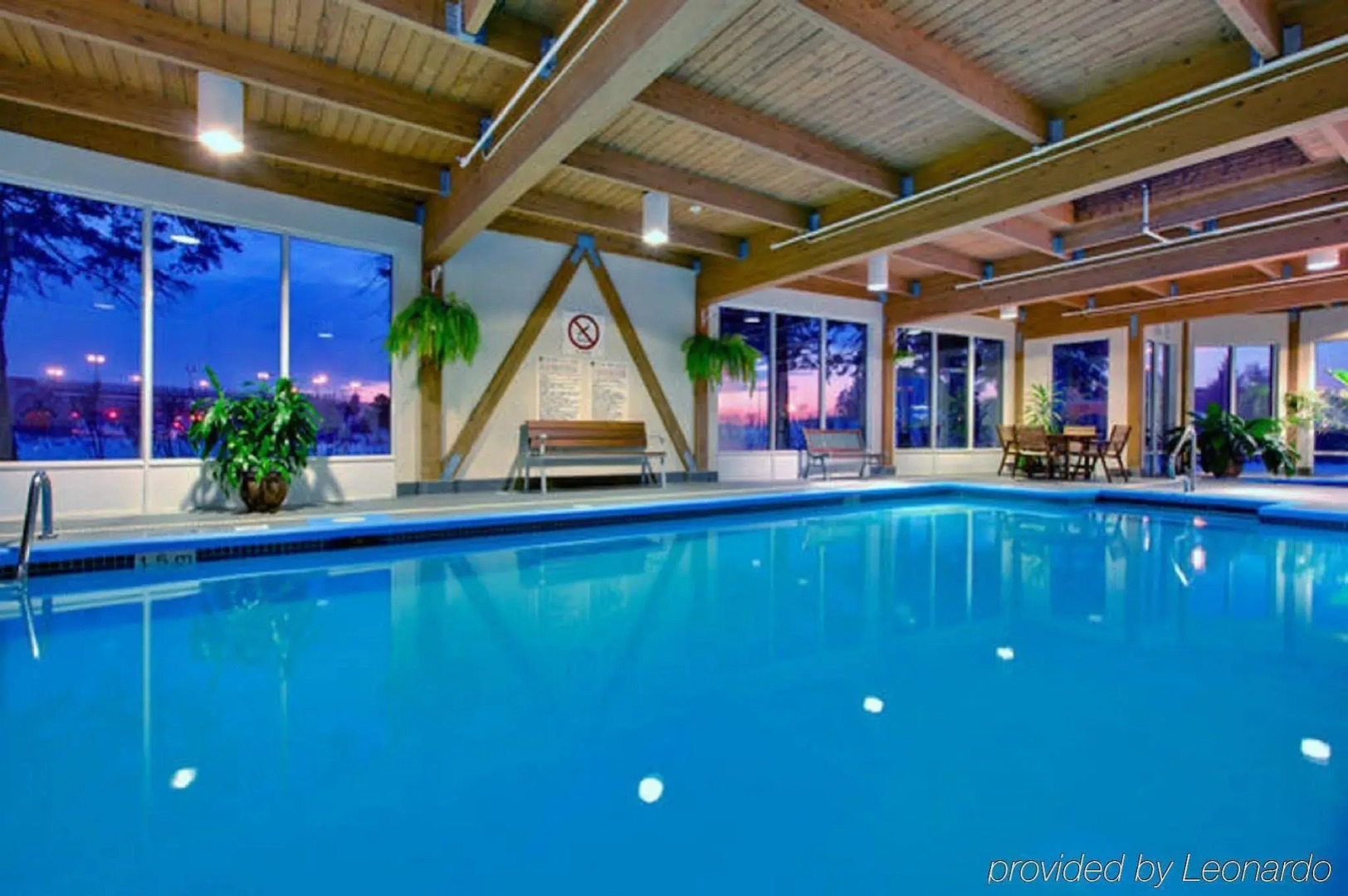 Holiday Inn Montreal Longueuil by IHG