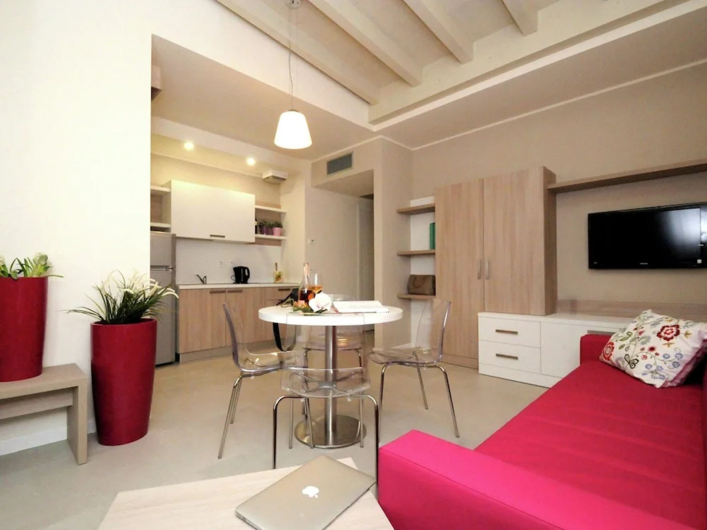 New Residence by Lake Iseo, Surrounded by Green