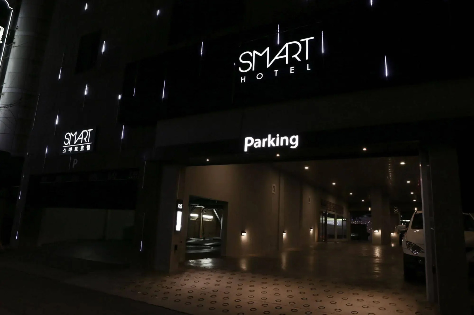 Smart Hotel Geumjeong