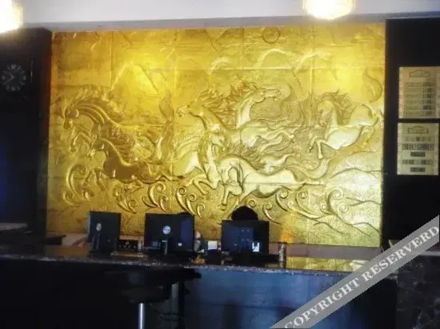 Quzhou Crown Holiday Hotel