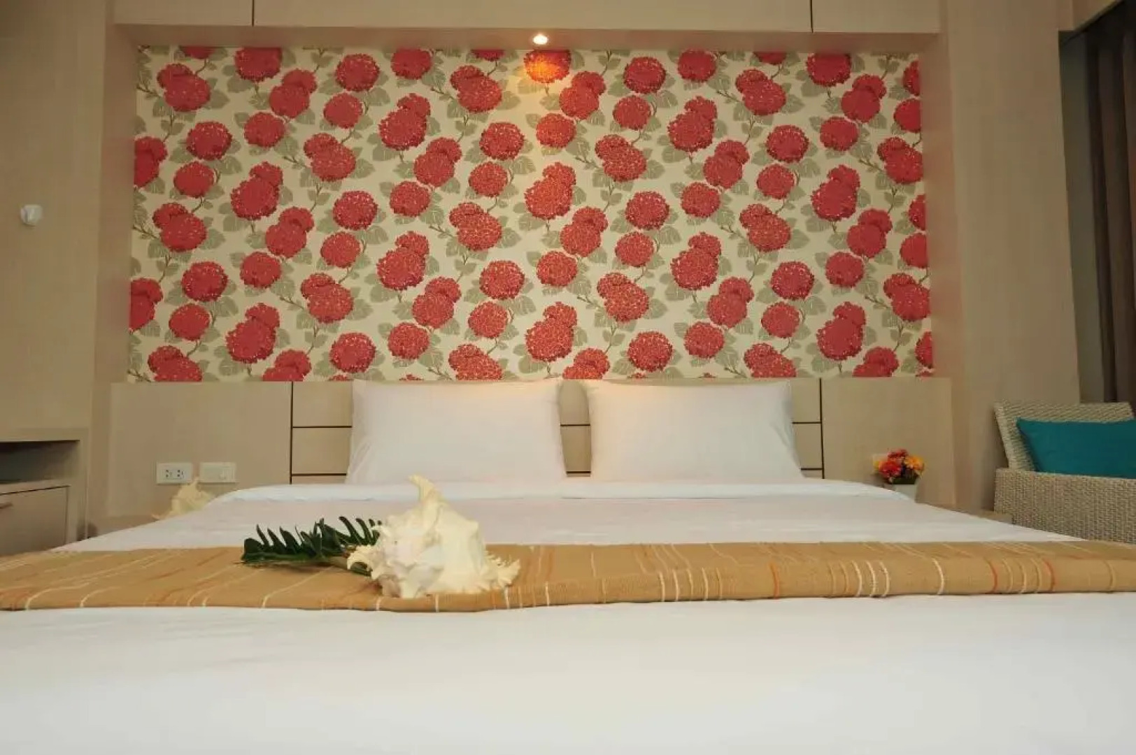 Chalong Beach Front Residence