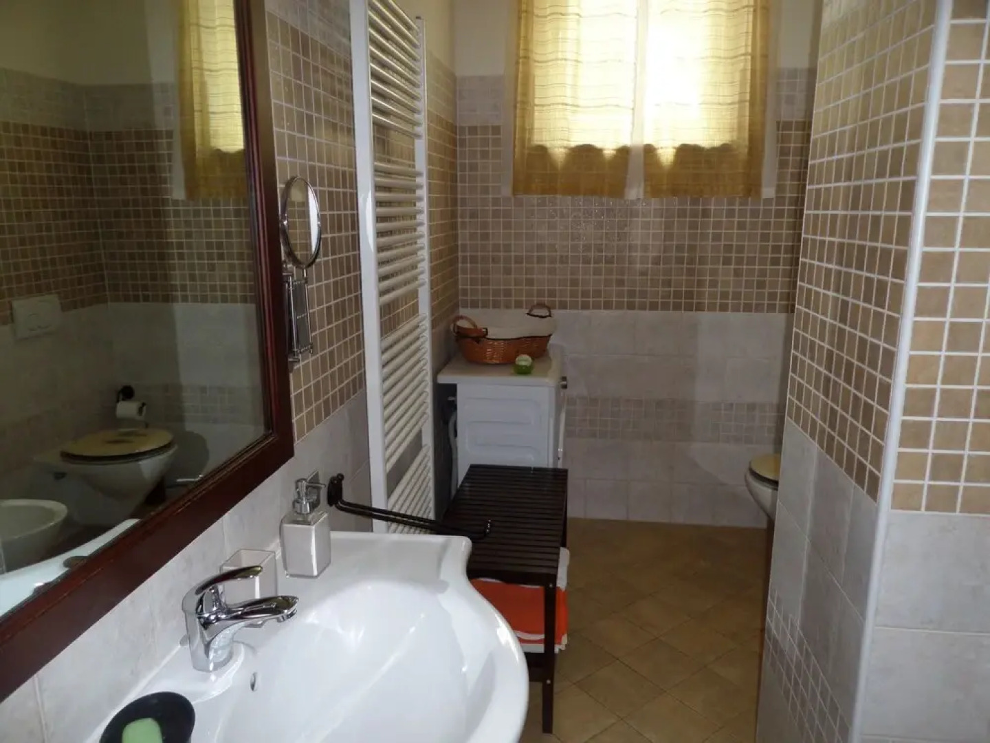 La Casa Blu Apartment in Villa With Exclusive use of the new Pool Garden, Unesco