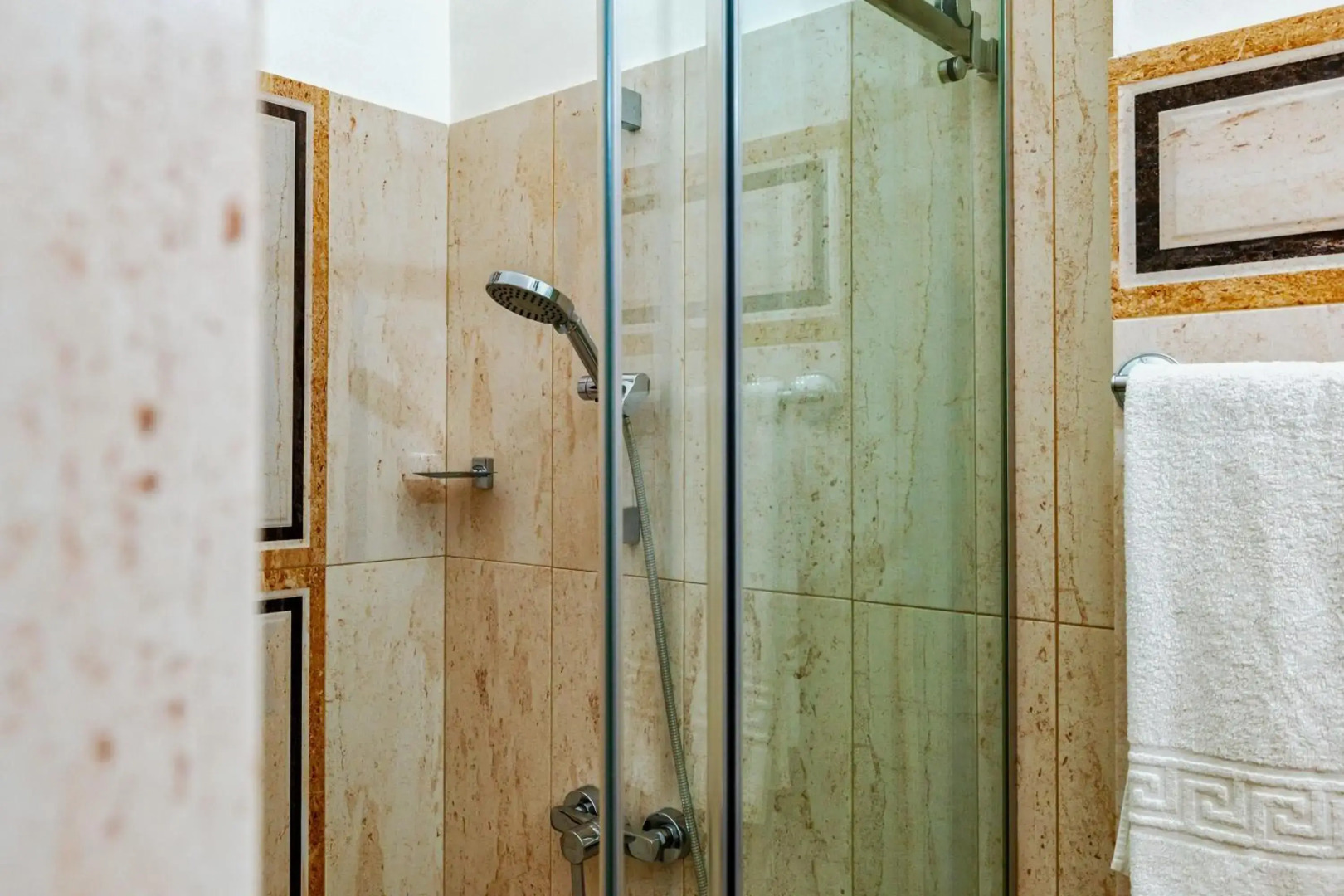 La Strada Boutique Villa