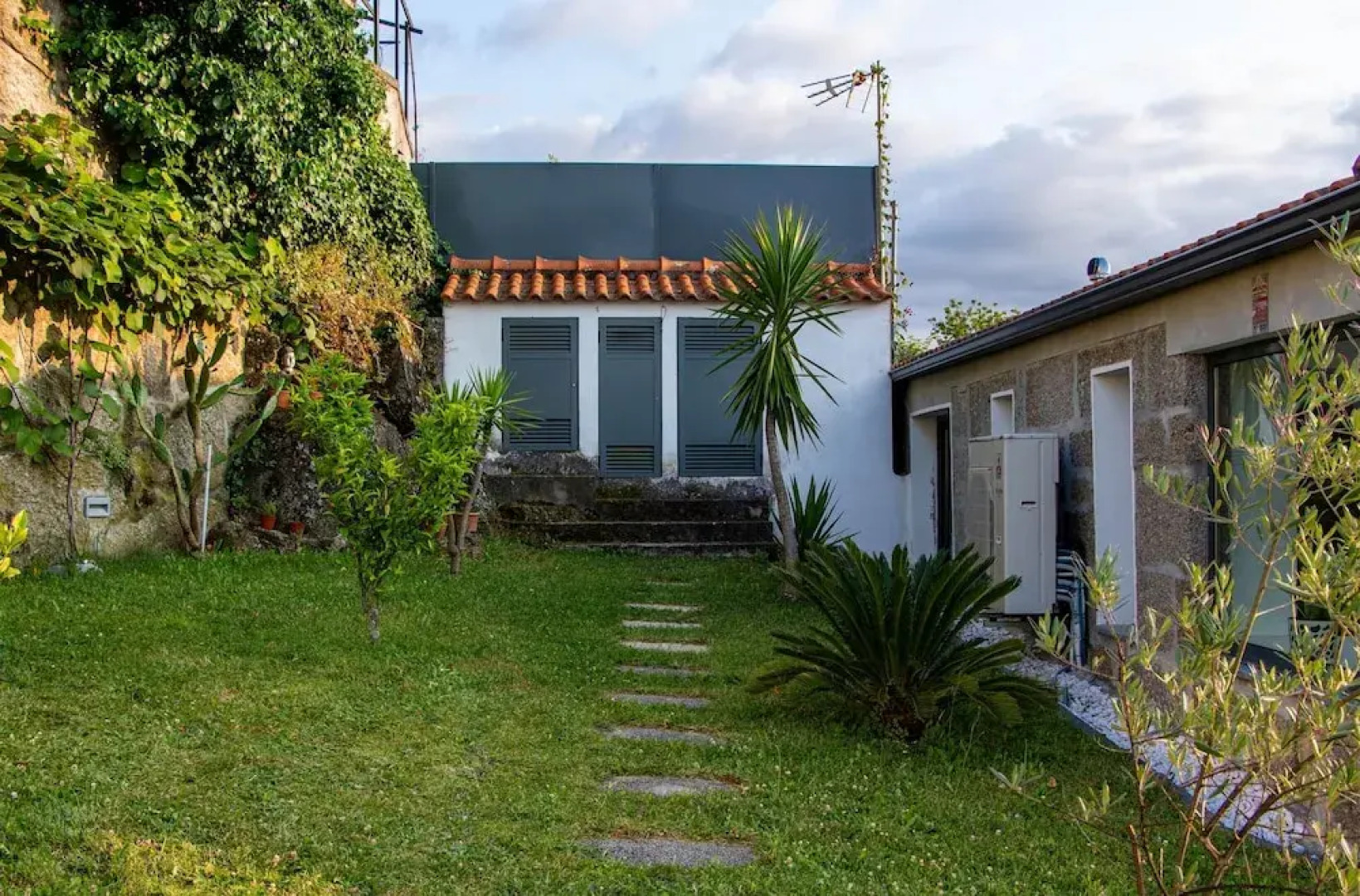 Villa With 3 Bedrooms in Douro, With Wonderful Mountain View, Private