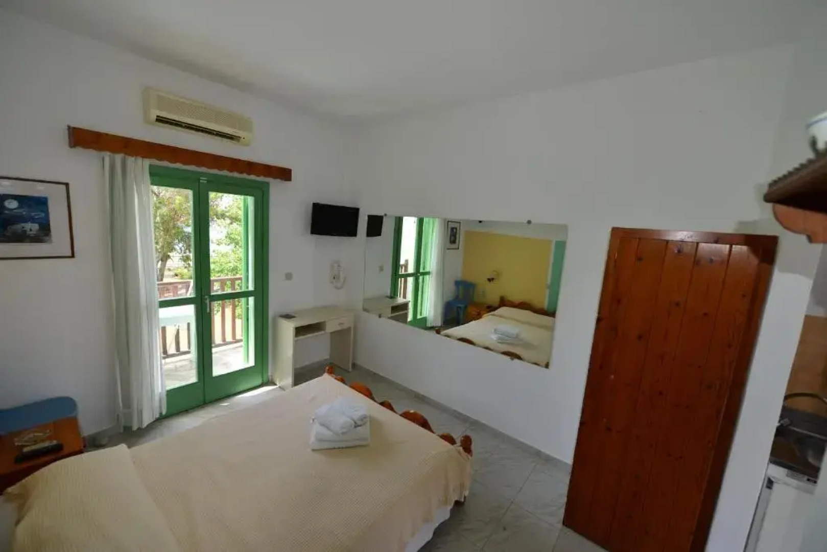 Pegasus Studios & Apartments