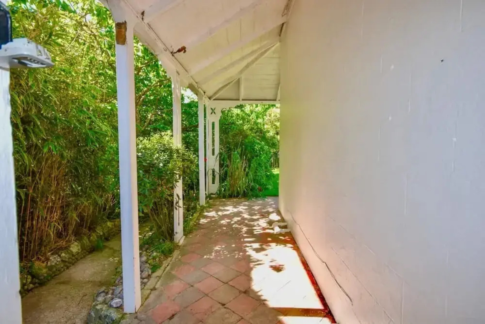 Blenheim House an Immaculate sea side home for 12 guests, plus swimming pool.