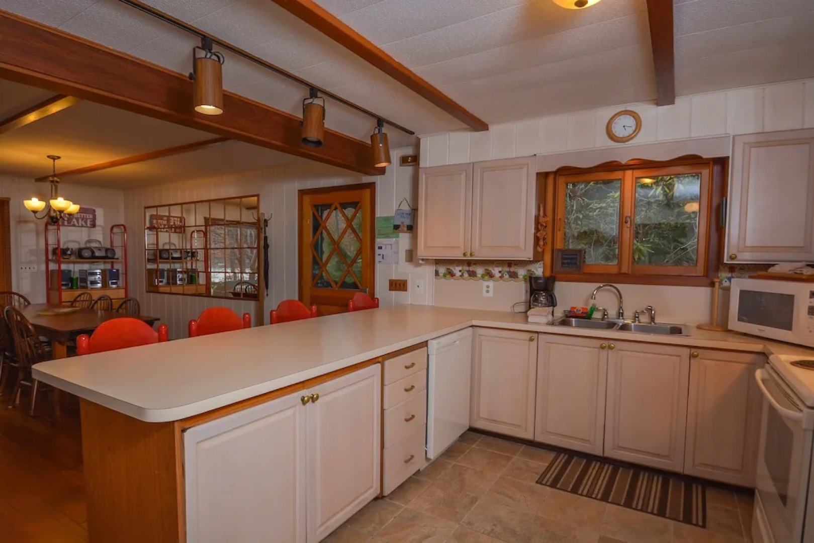 Our Golden Retreat 5 Bedroom House