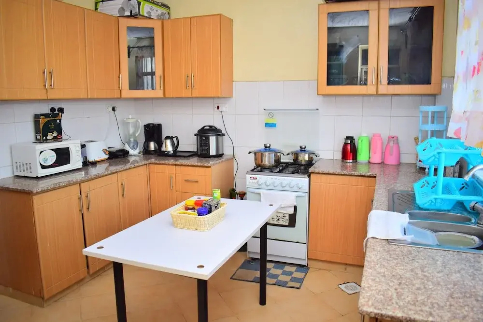 Elegant Comfy 3 Bedroom Apartment