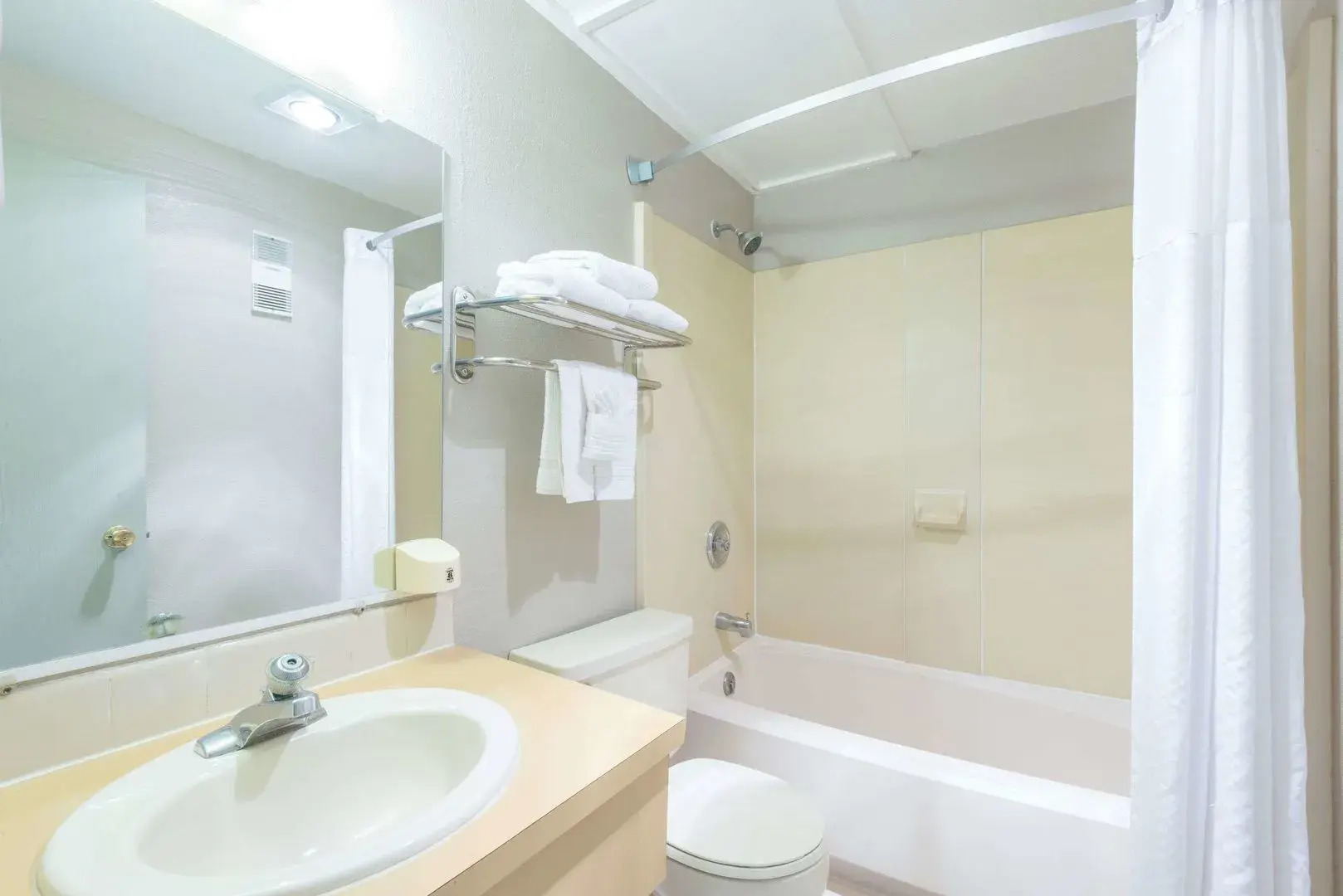 Super 8 By Wyndham Sheridan