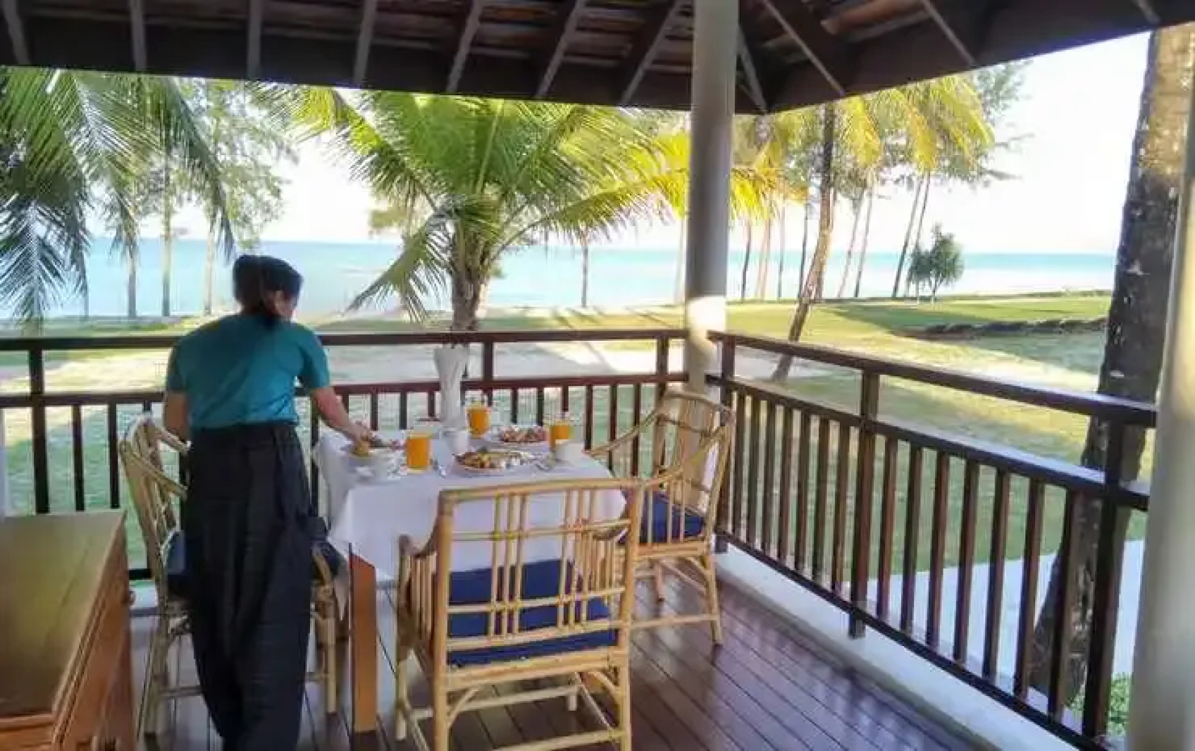 Le Menara Khao Lak beachfront Villa & Resort