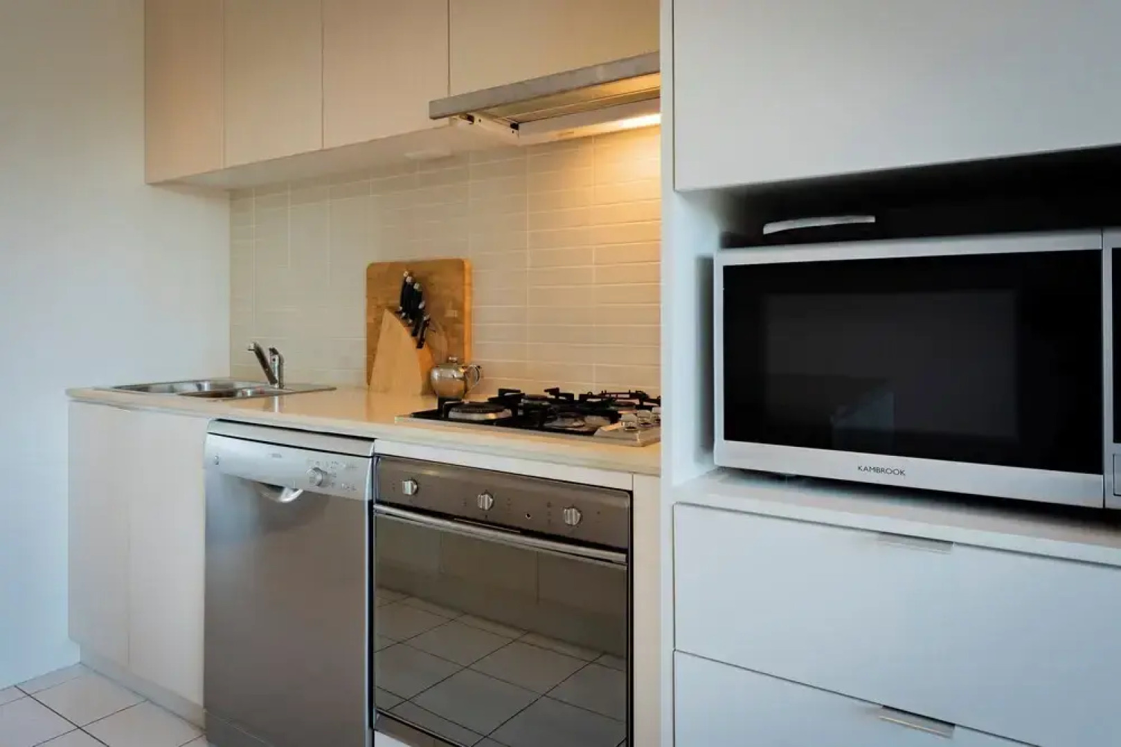 3 Bedroom Condo - Access to Pool Torquay