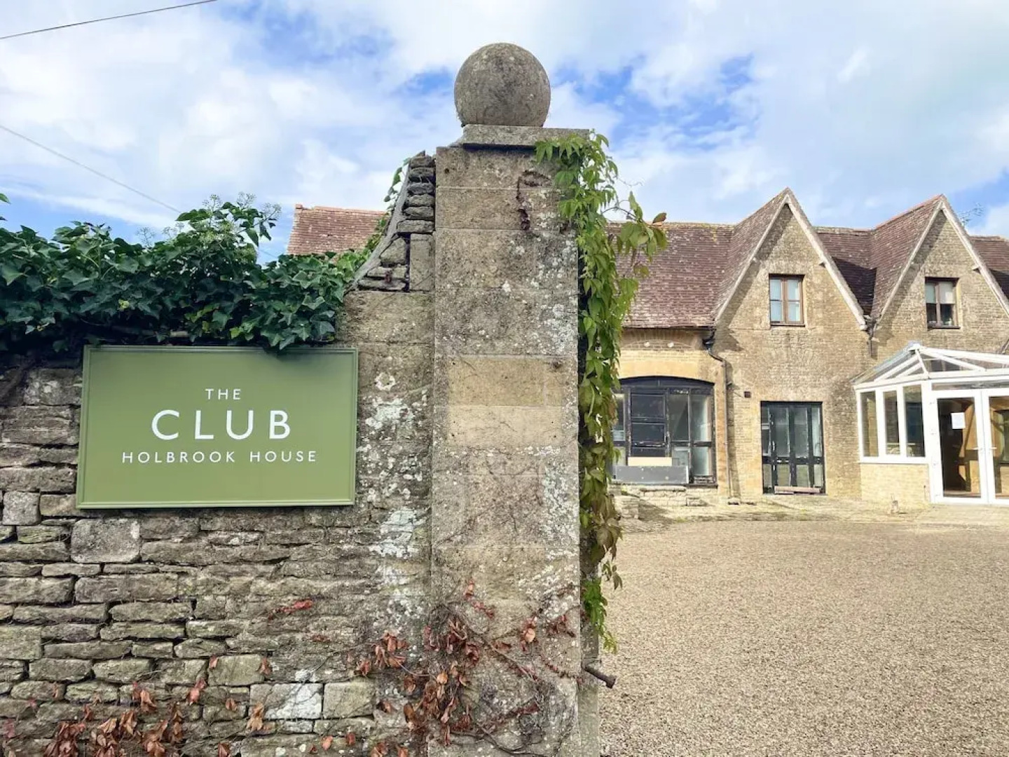 Holbrook Manor & Spa.