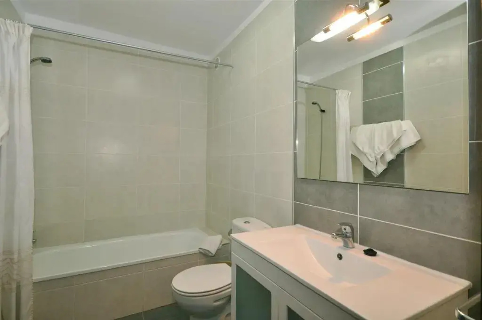 Paloma Beach Apartments