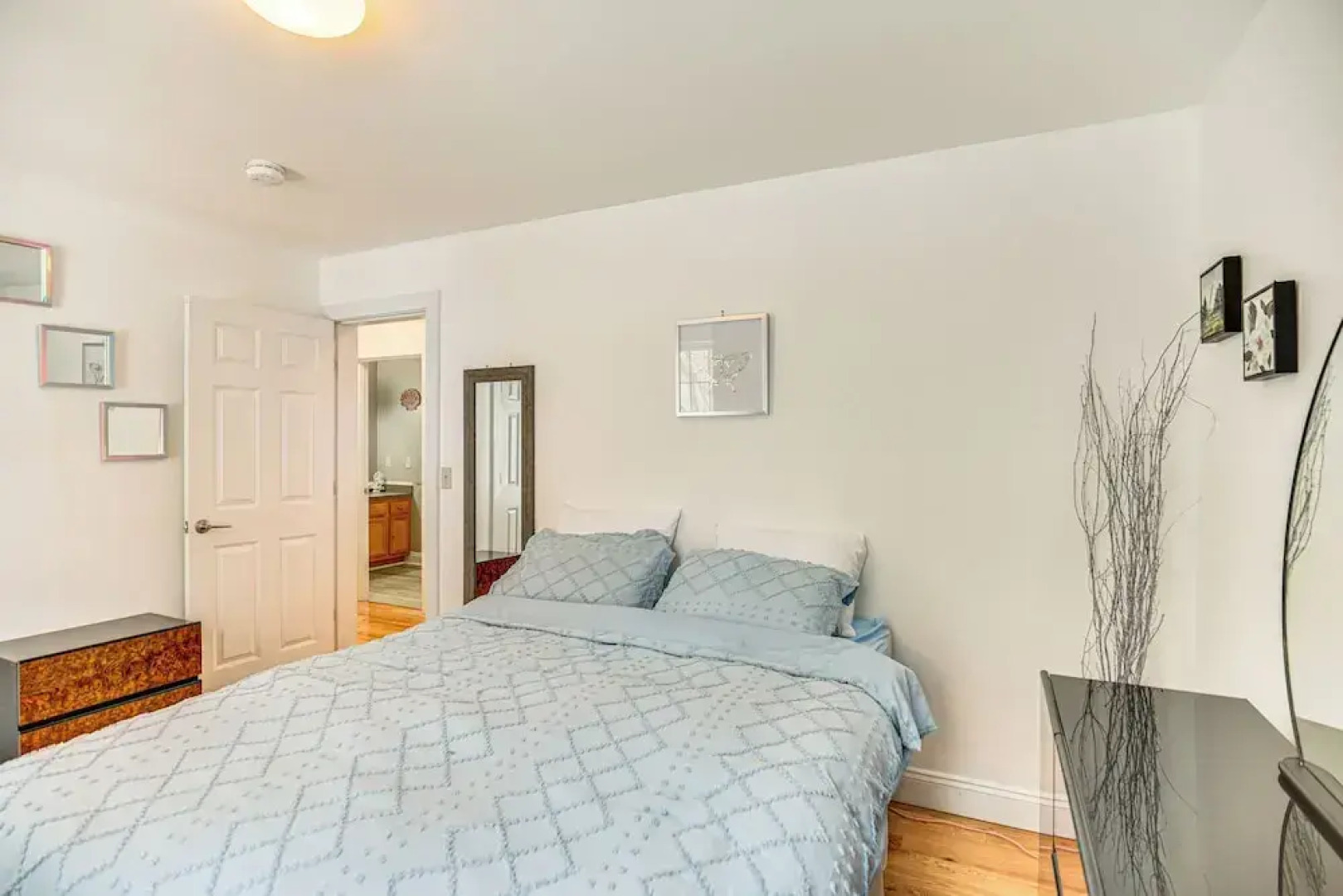 1 Mi to Downtown & Palladium: Worcester Getaway!