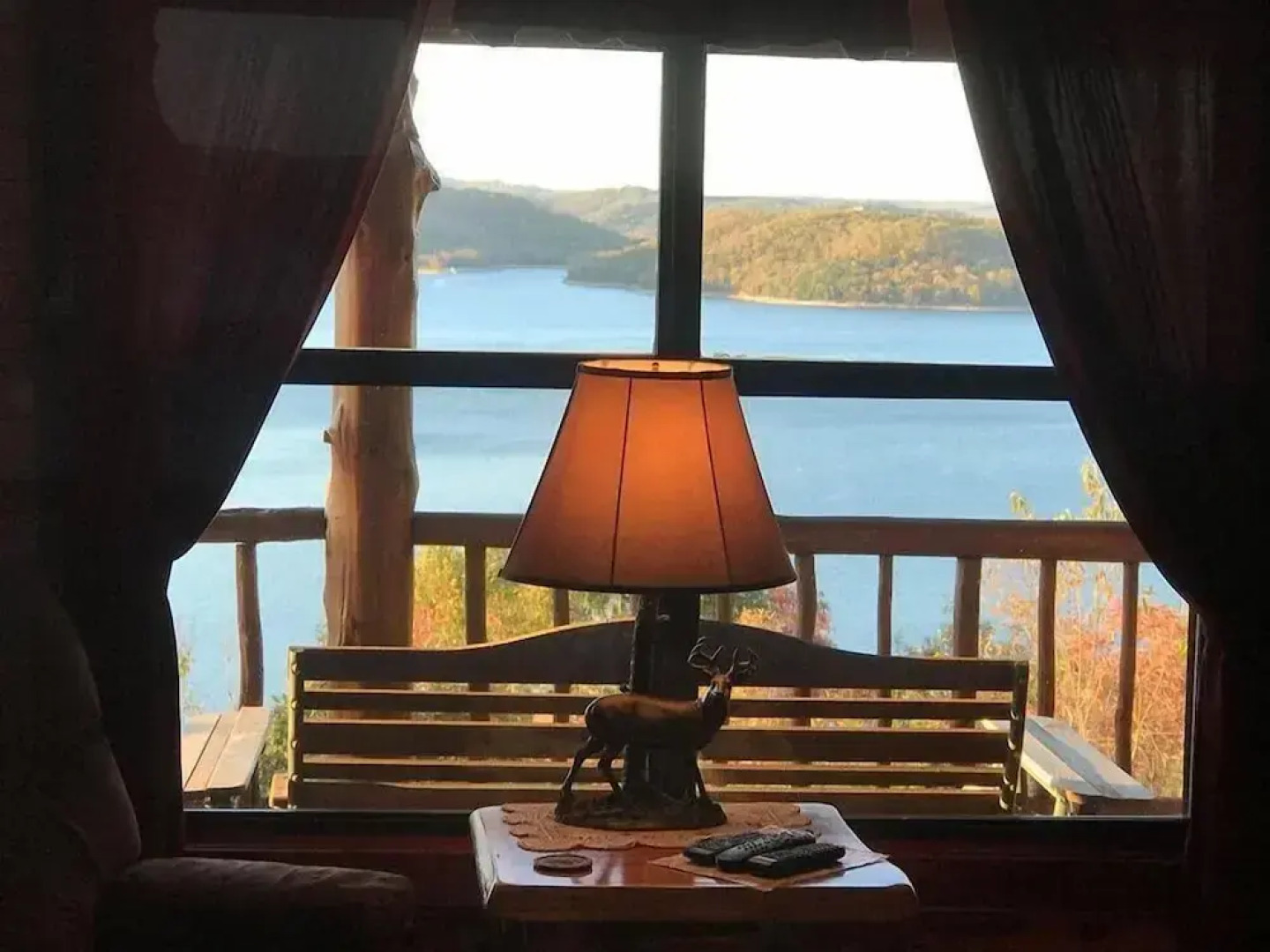 Lake Shore Cabins on Beaver Lake