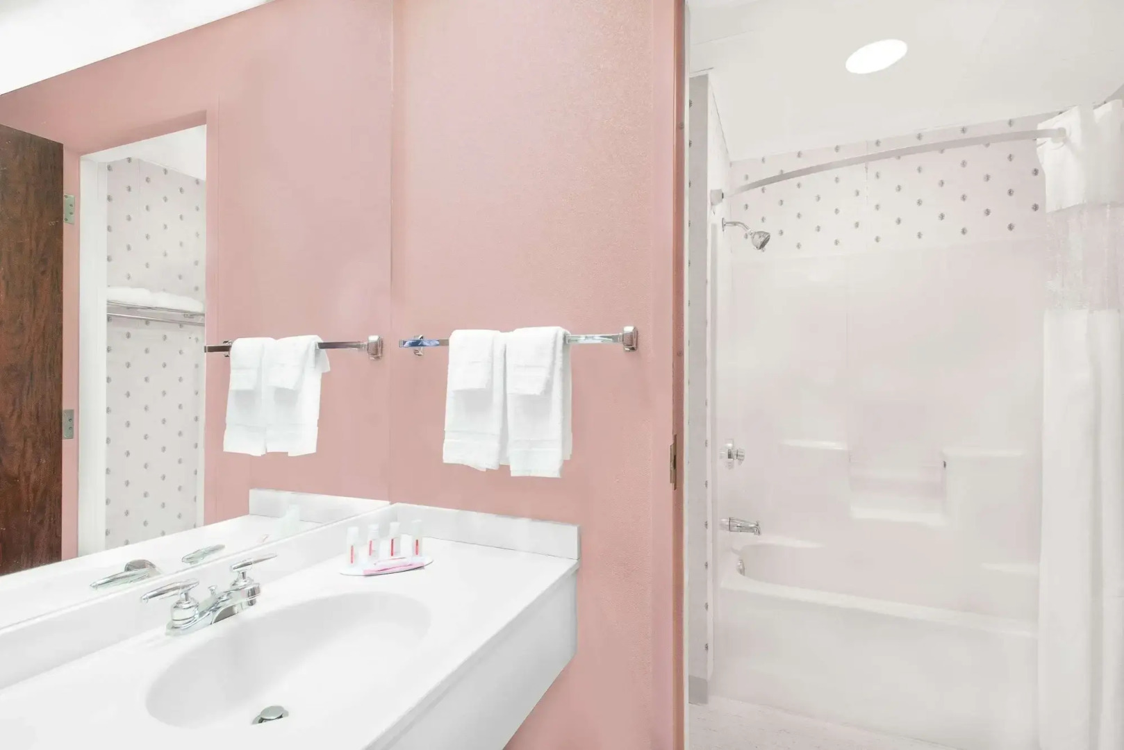 Howard Johnson by Wyndham Amherst Hadley