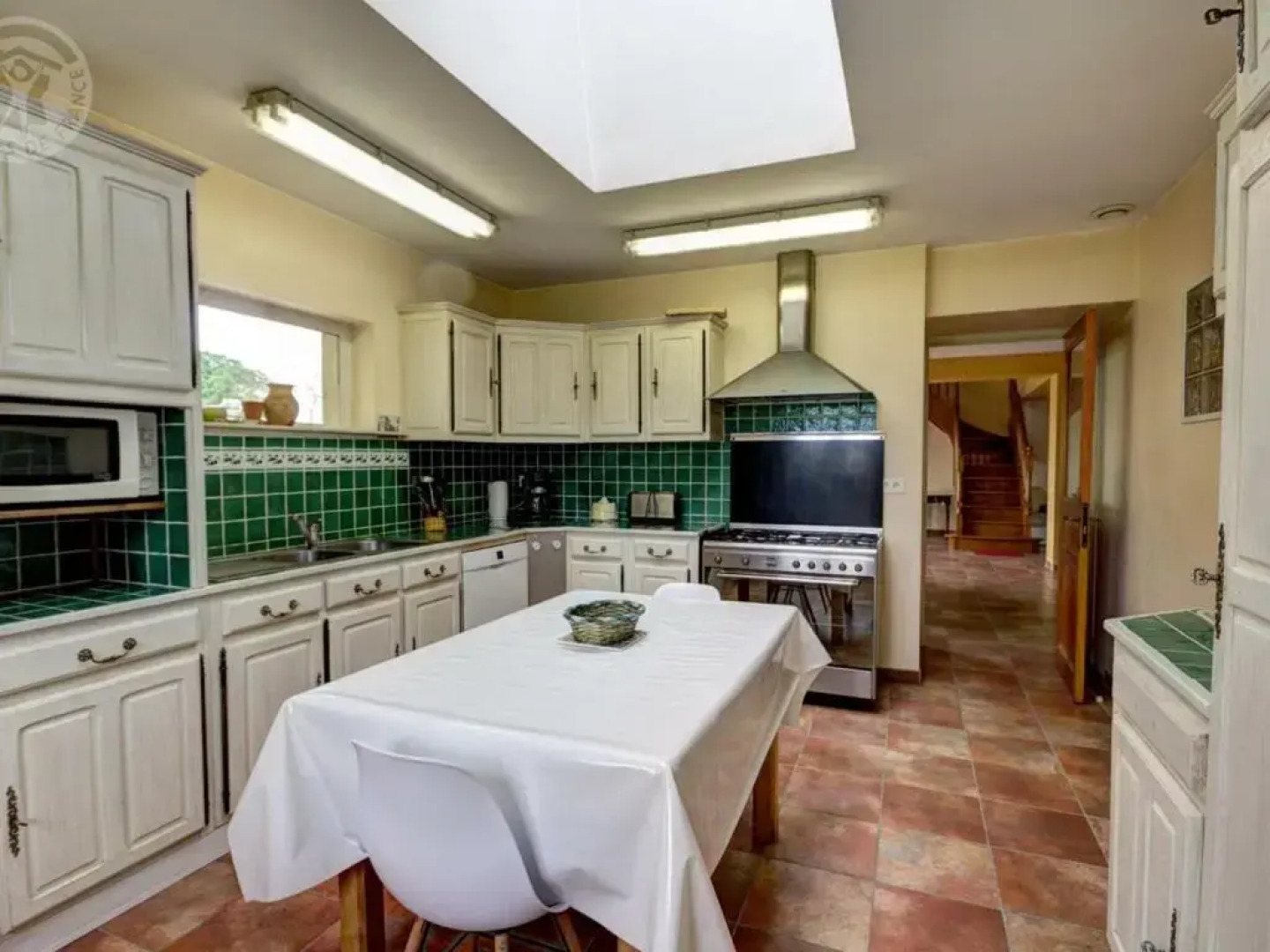 Gîte Chalain-le-Comtal, 5 pièces, 10 personnes - FR-1-496-48