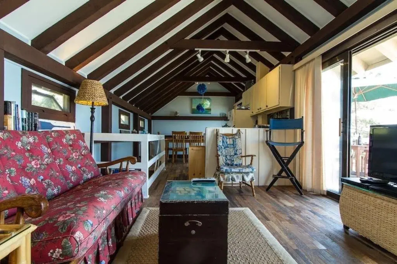 Spectacular Waterfront Cottage