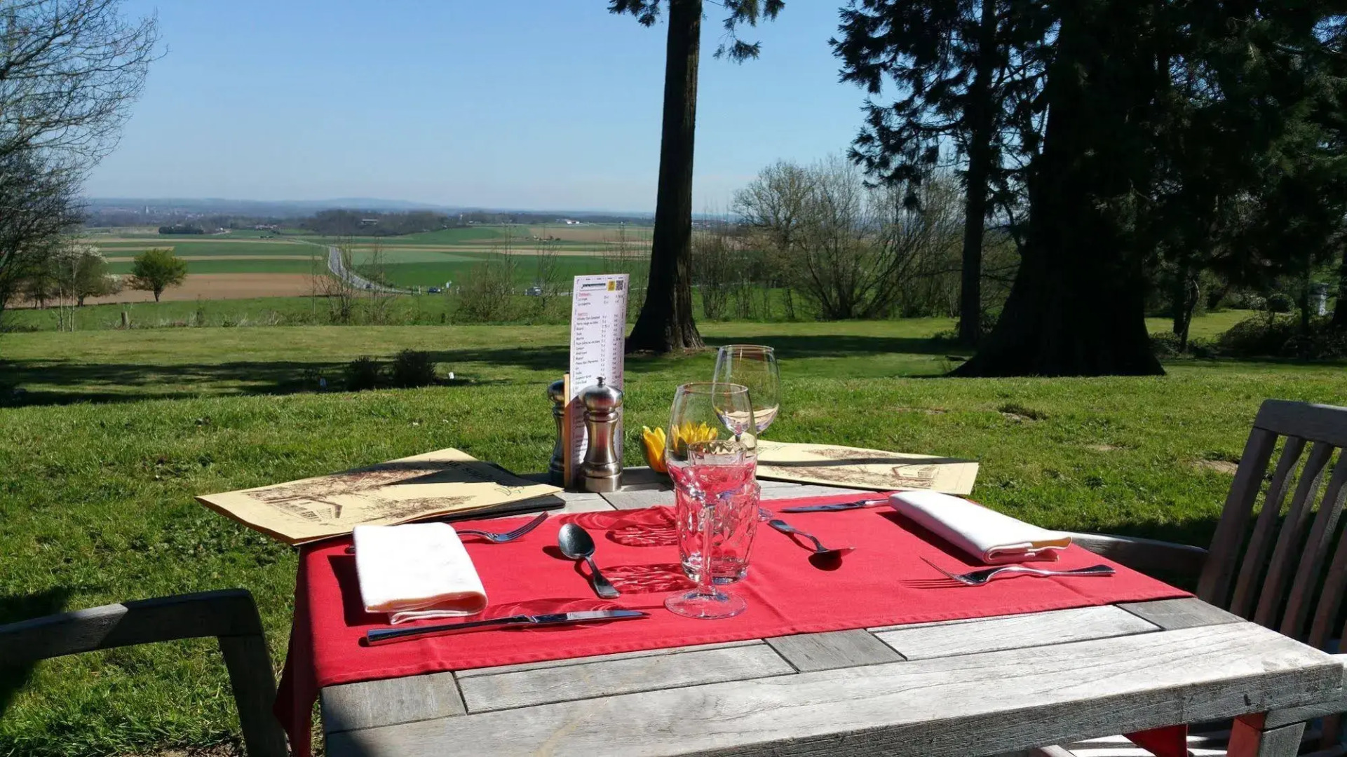 Logis _ Hotel Restaurant La Sapiniere