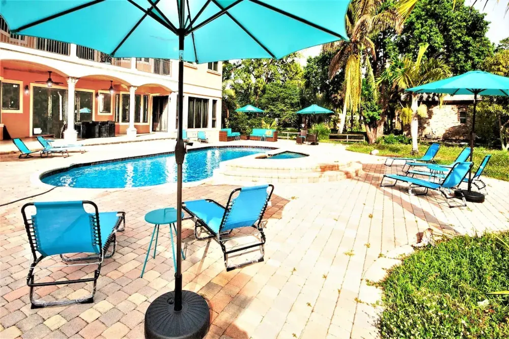 Chateau Paradiso Plantation Mansion villa