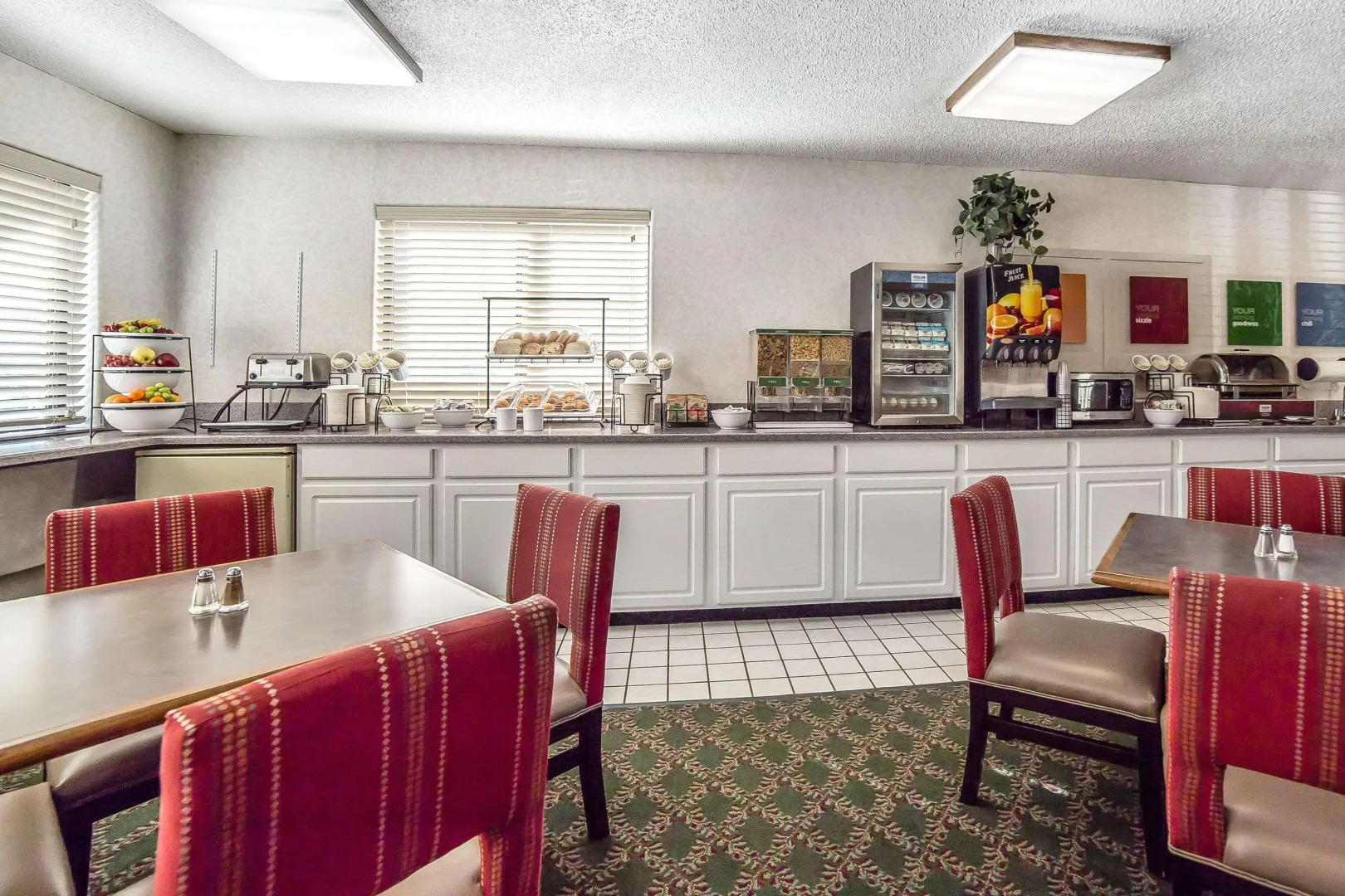 Yellowstone River Inn & Suites