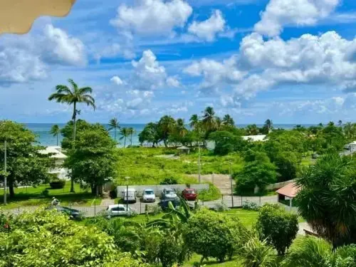Le Studio 67 vue mer, accès à la plage des Alizés