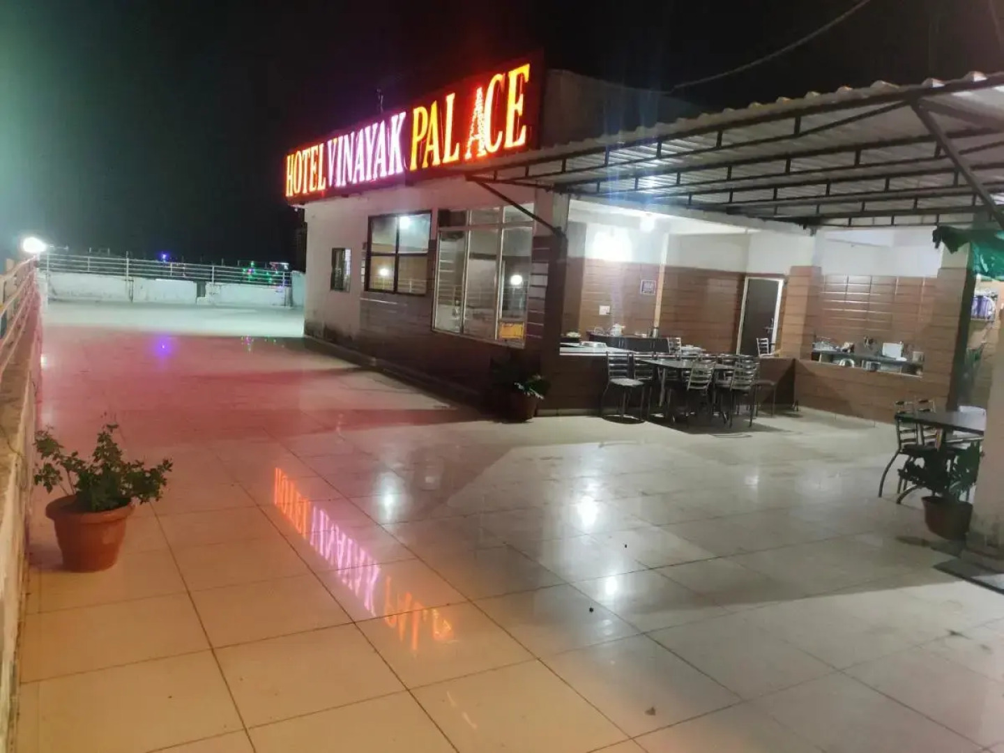 Vinayak Palace Hoshangabad