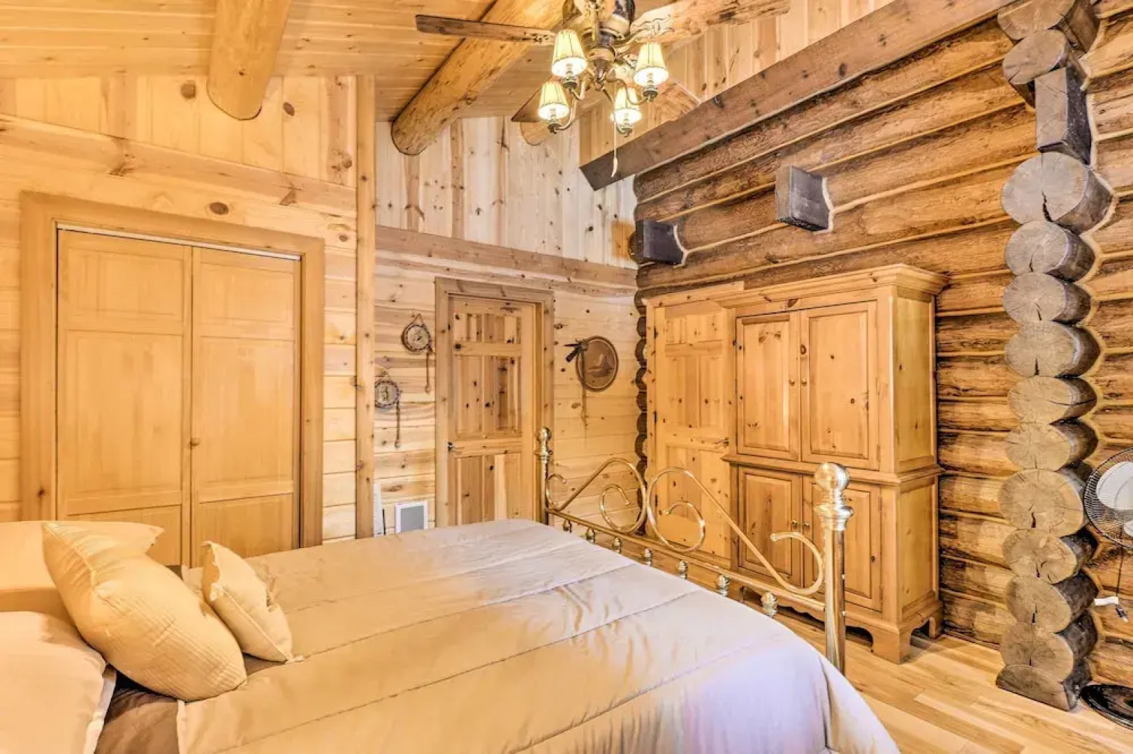 Cozy Glacier Park Log Cabin - 'best in the West!'