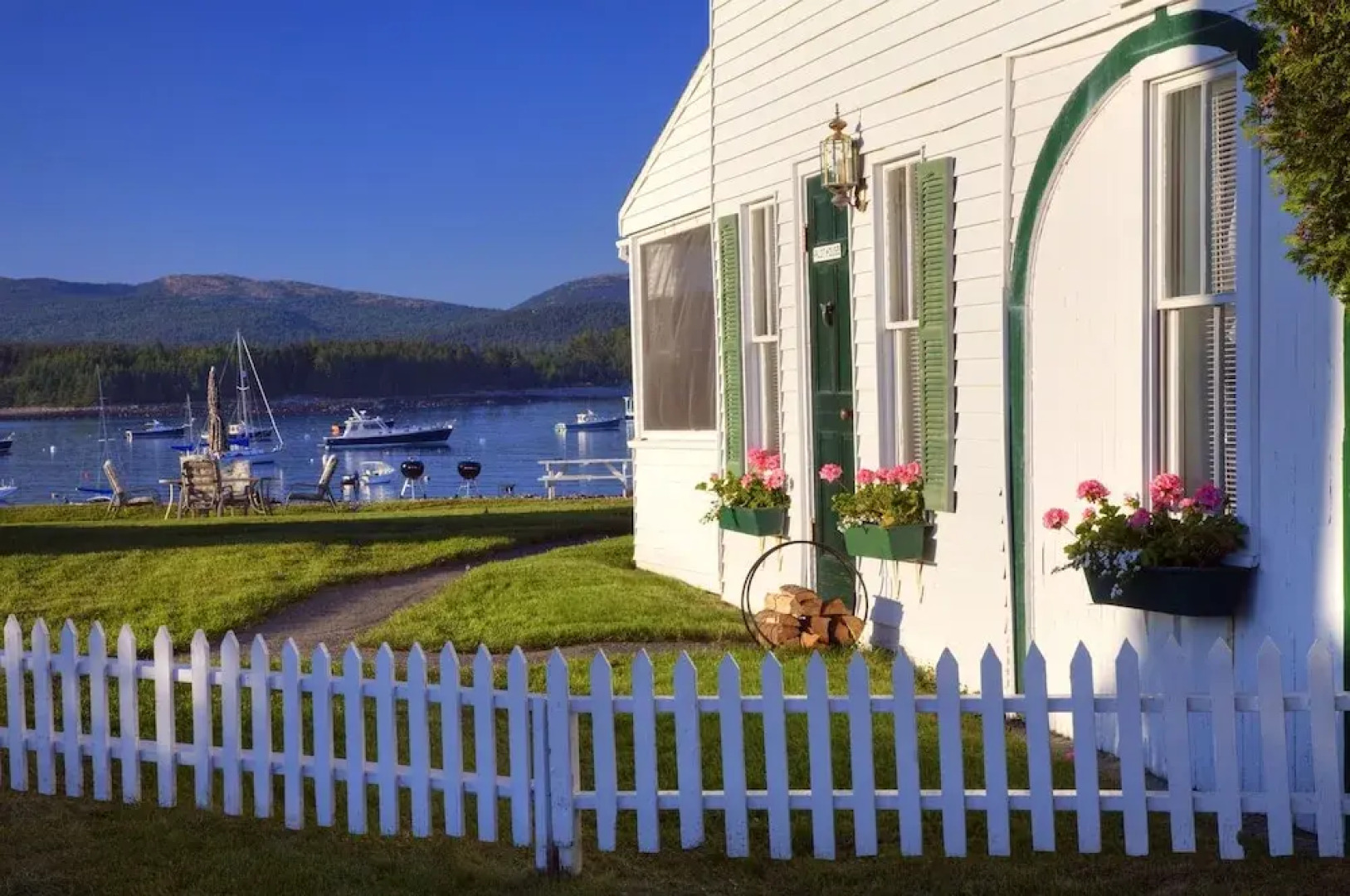 Moorings Inn Waterfront