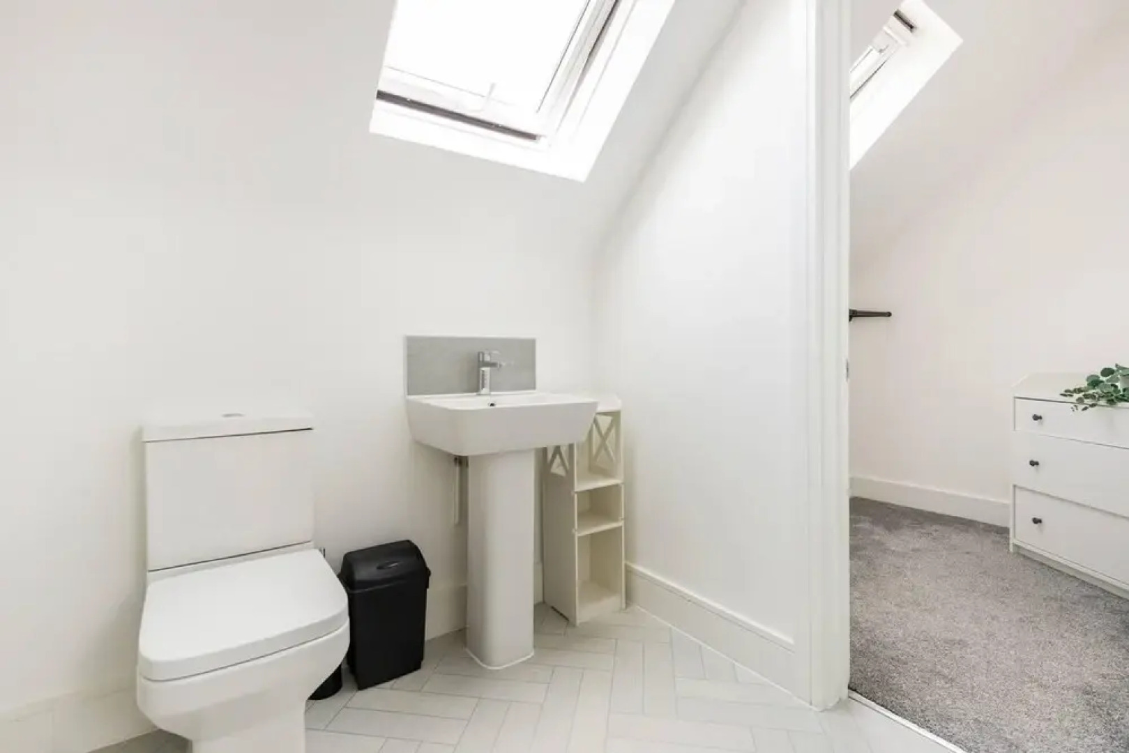 Modern Apartment, Castle View Rochester, England