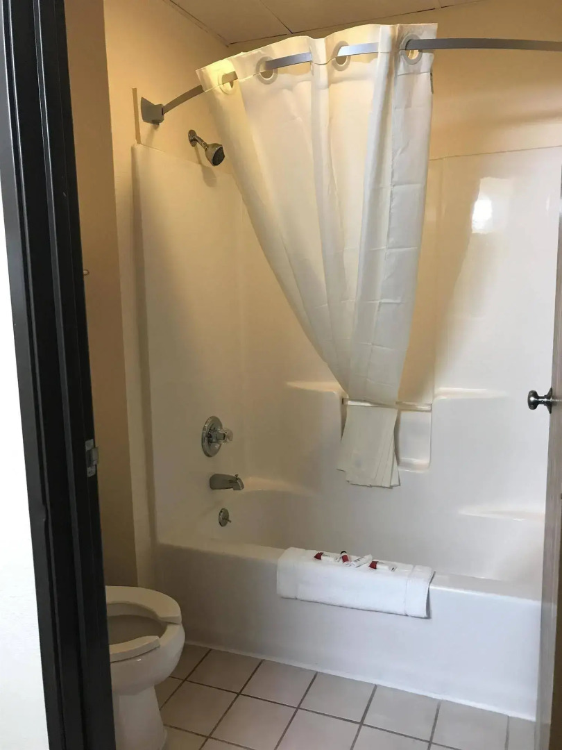 Super 8 by Wyndham Galesburg