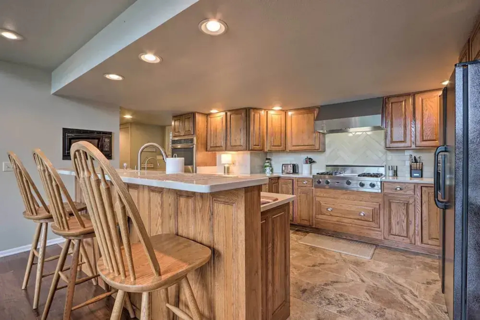 Lakefront Haven: Family-friendly Sunrise Beach Gem