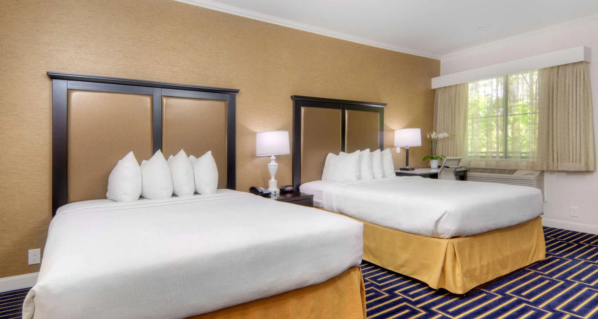 Best Western Plus Palm Court Hotel