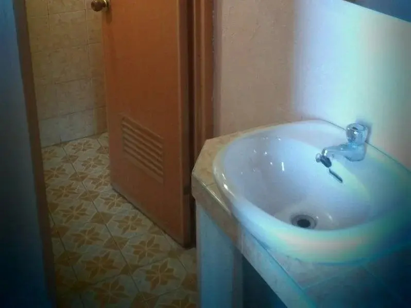 Hilltop Cottages & Resort