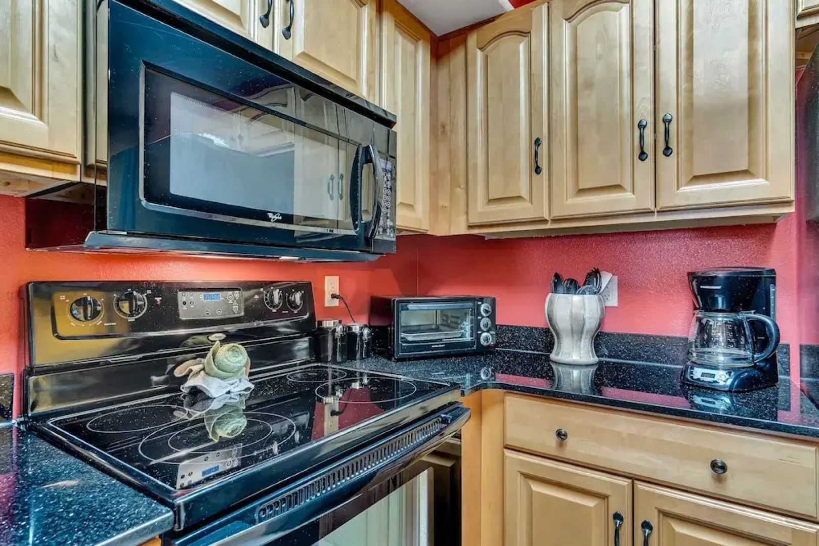 Hopeful Hideaway 2 Bedroom Condo by Redawning