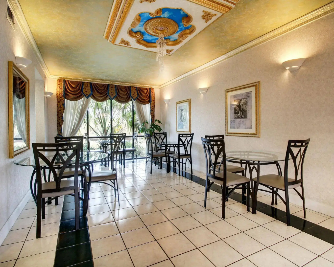 Econo Lodge Inn & Suites Diamondhead