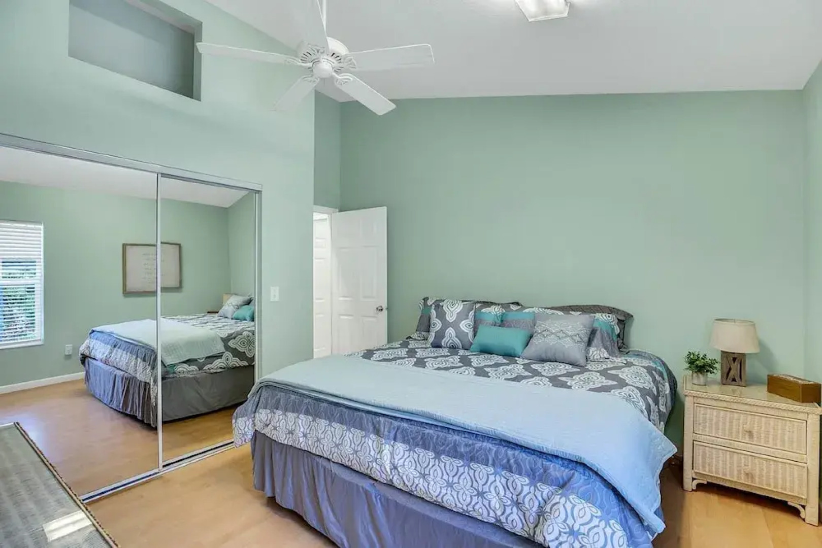 4BR Beach-Central Duplex by RedAwning