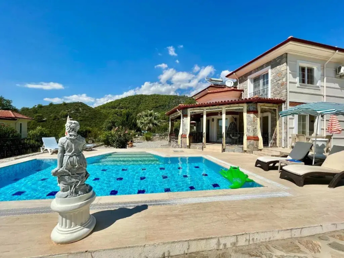 4 Bedroom - 3 Bathroom - 8 Person, Private Pool - Private 1000m2 Garden, DETACHED Villas, Unlimited WiFi - Free Parking