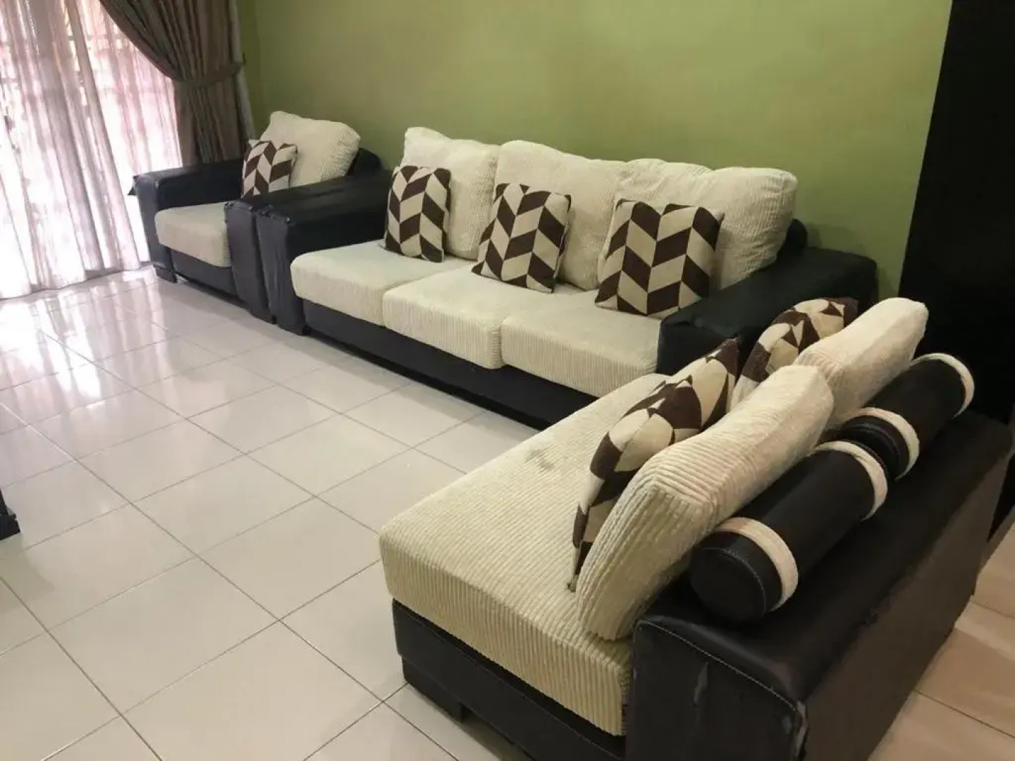 Rosalinda Homestay at Senawang