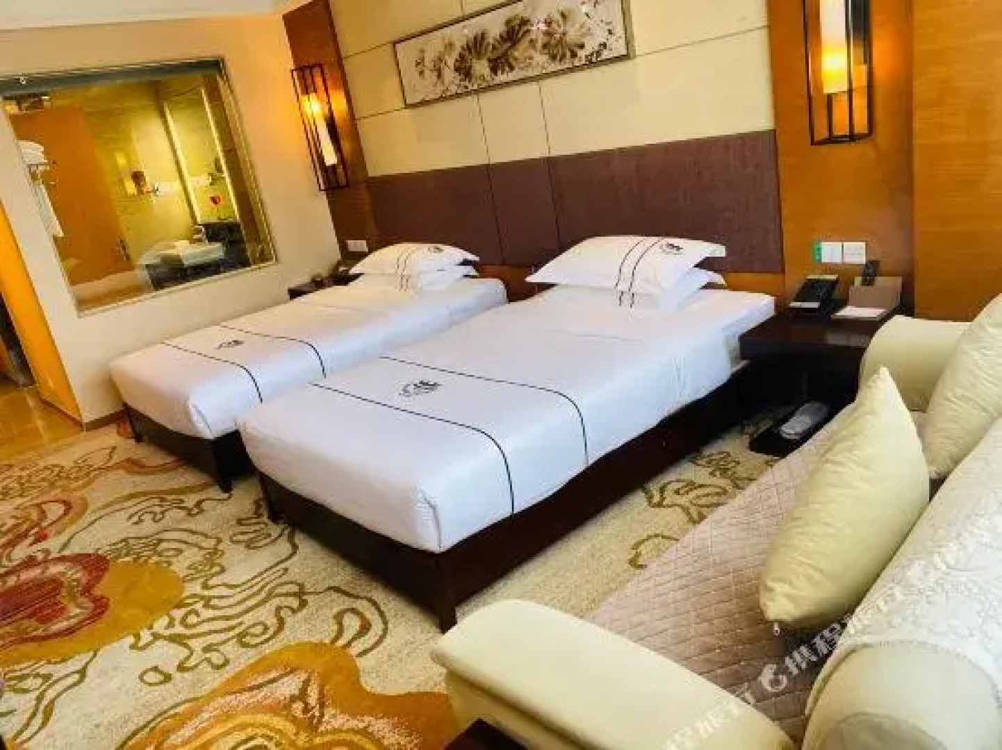 Zhaotong Purple Light Hotel