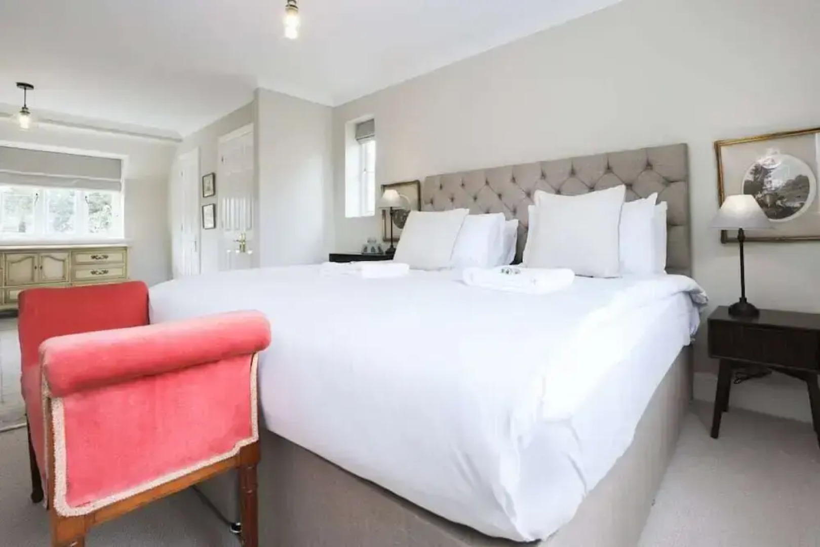 The Stow Secret Cottage - Breathtaking 5bdr Cottage With Parking + Garden