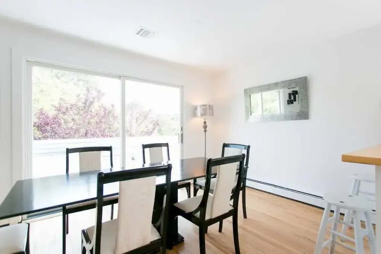 SH001 5 Bedroom Holiday home By Senstay