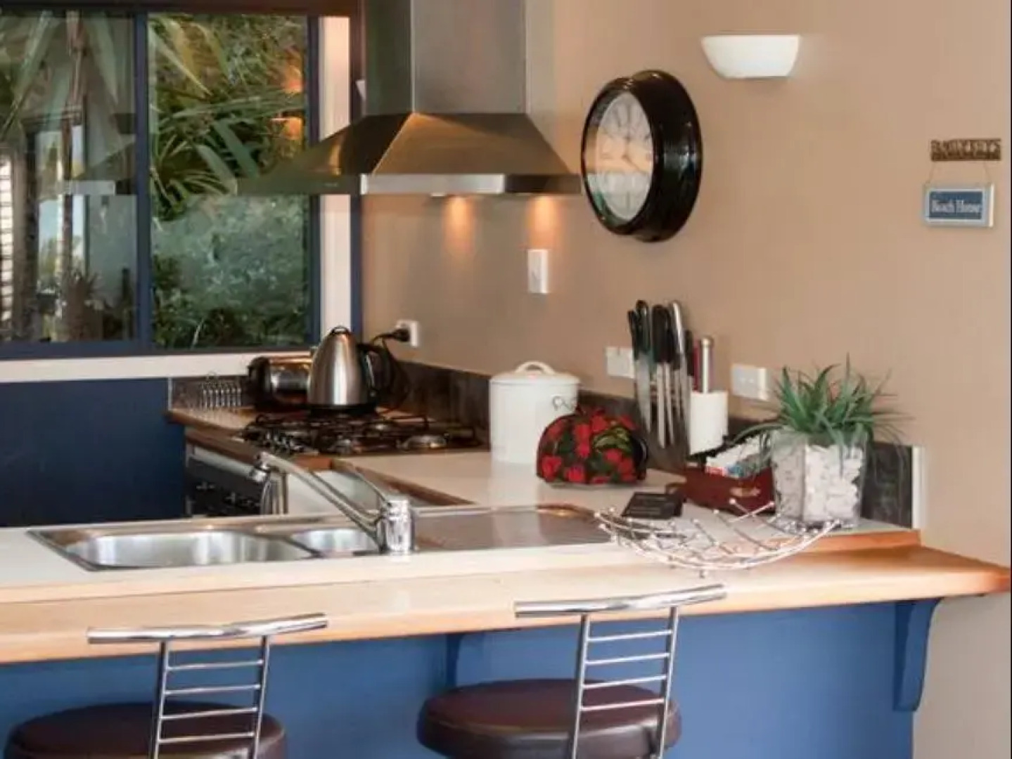 Coromandel Apartments Ltd