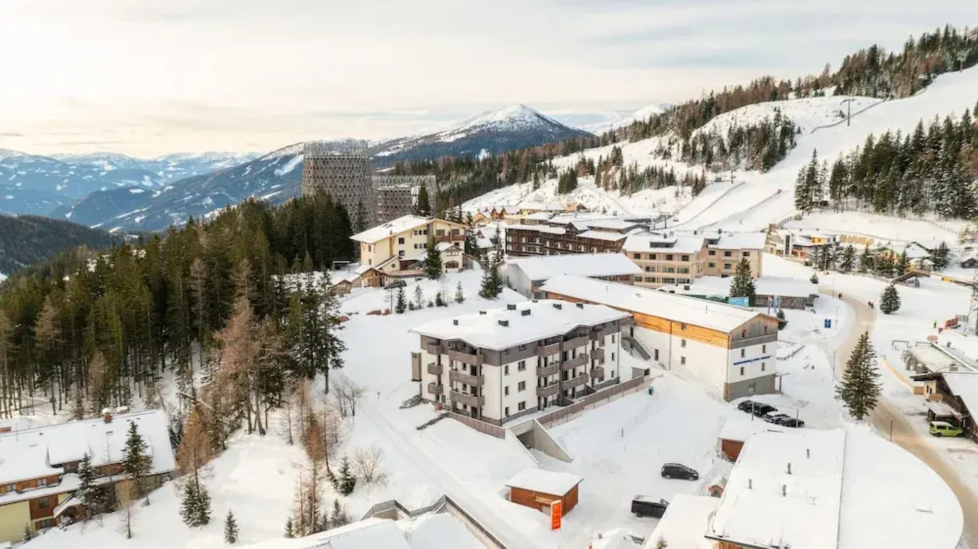 Spacious Apartment With Terrace for 8 Guests